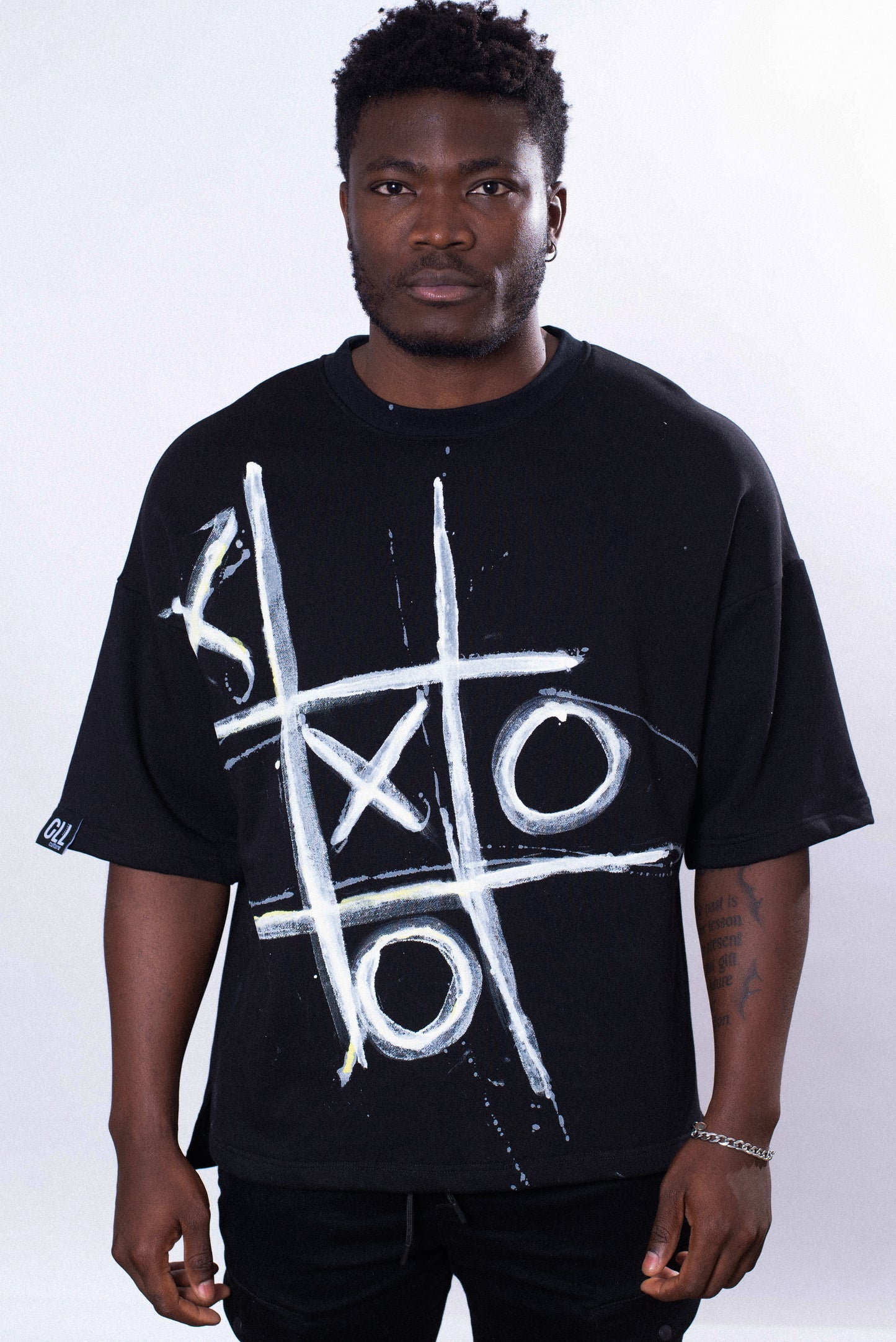 Viral X&0 Oversized Black Tee